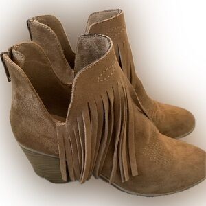 Ariat Unbridled Jaxson Fringe Bootie Size 6.5 NWT